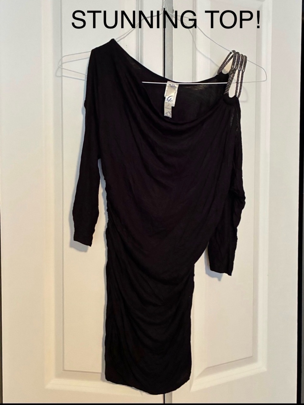 🌟Gracie Black Open Shoulder Ruched Shirt•w Embellished Strap•Sz S